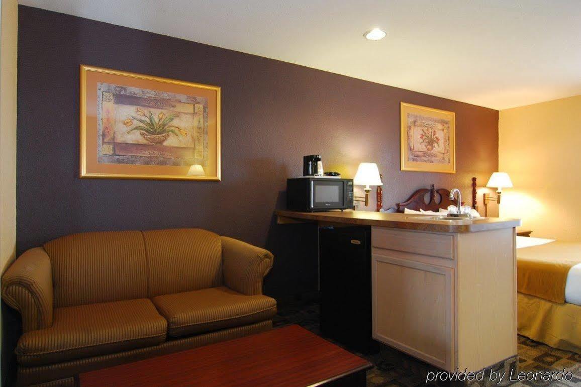 Red Roof Inn & Suites Monee מראה חיצוני תמונה